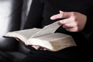 reading-the-Bible